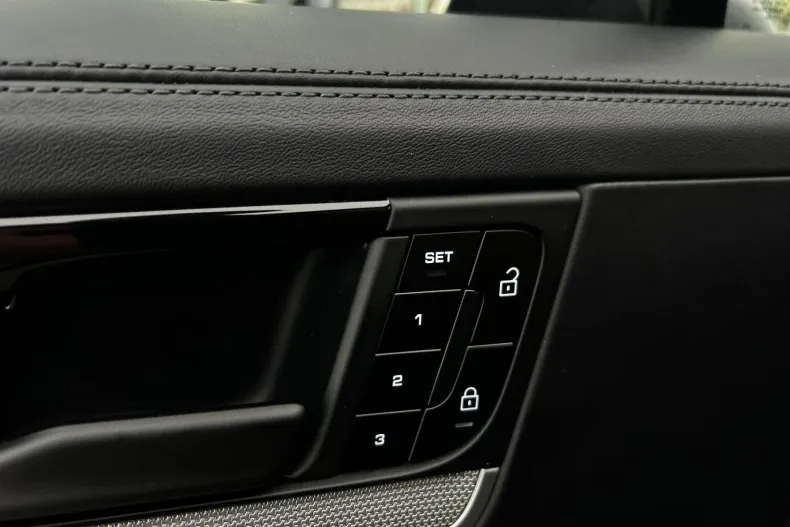 Porsche Cayenne din 2024 cu 45.460 km - oferta POR176174 - foto 17