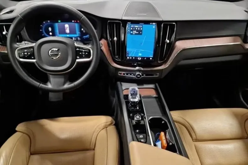 Volvo XC60 din 2022 cu 103.826 km - oferta VOL176175 - foto 2