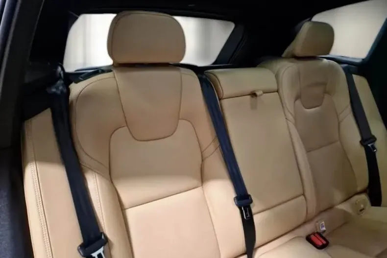 Volvo XC60 din 2022 cu 103.826 km - oferta VOL176175 - foto 9