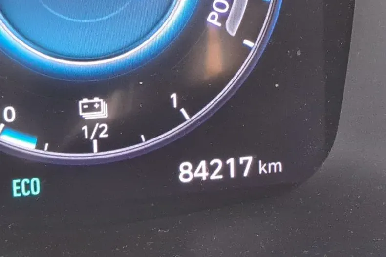 Hyundai SANTA FE din 2022 cu 84.217 km - oferta HYU176182 - foto 9