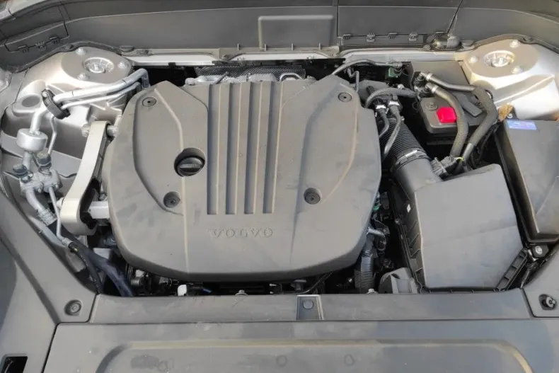 Volvo XC90 din 2024 cu 1 km - oferta VOL176191 - foto 18