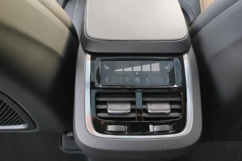 Volvo XC90 din 2024 cu 1 km - oferta VOL176191 - foto 21