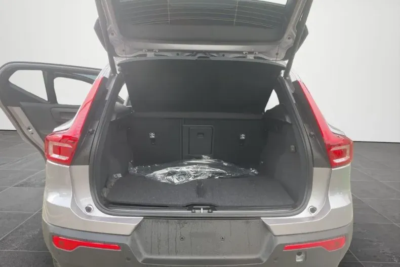 Volvo XC40 din 2025 cu 1 km - oferta VOL176192 - foto 15