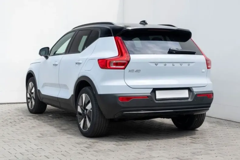 Volvo XC40 din 2024 cu 8.300 km - oferta VOL176193 - foto 3