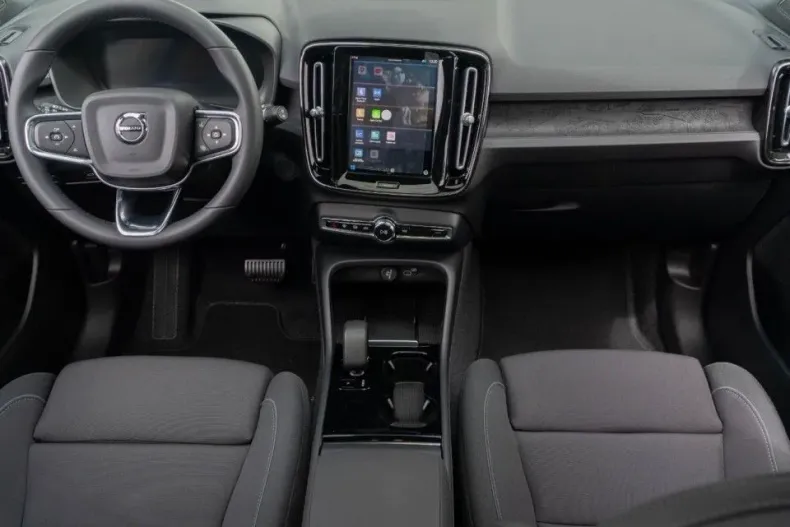 Volvo XC40 din 2024 cu 8.300 km - oferta VOL176193 - foto 9