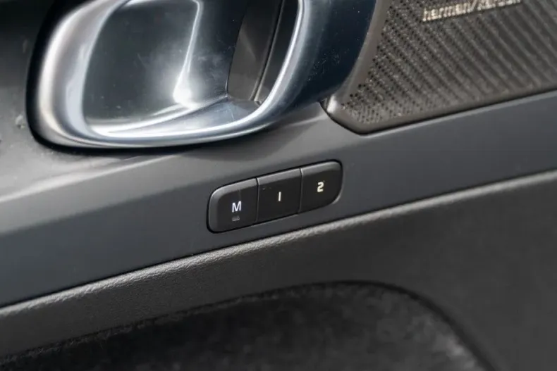 Volvo XC40 din 2024 cu 8.300 km - oferta VOL176193 - foto 15