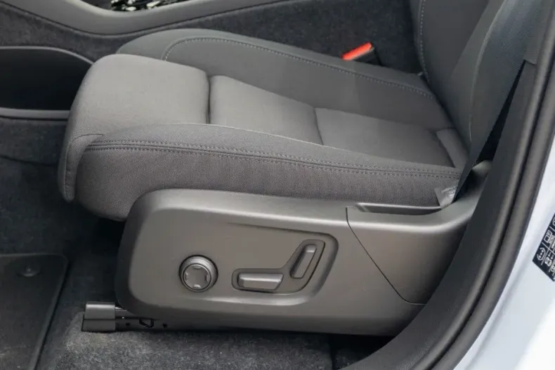 Volvo XC40 din 2024 cu 8.300 km - oferta VOL176193 - foto 18