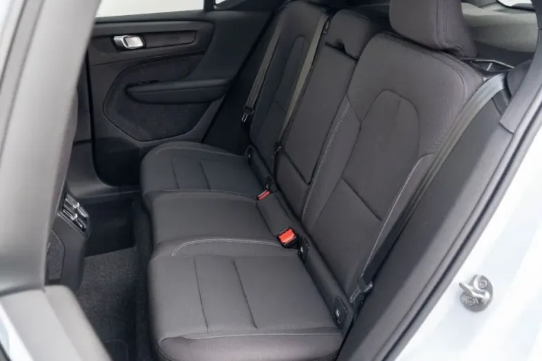 Volvo XC40 din 2024 cu 8.300 km - oferta VOL176193 - foto 20