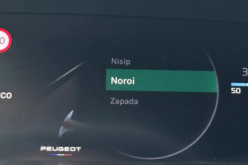 Peugeot 2008 din 2024 cu 37.000 km - oferta PEU176198 - foto 25