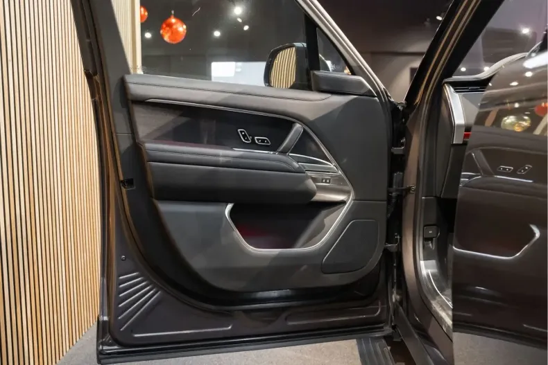 Land Rover Range Rover din 2023 cu 28.014 km - oferta LAN176211 - foto 6