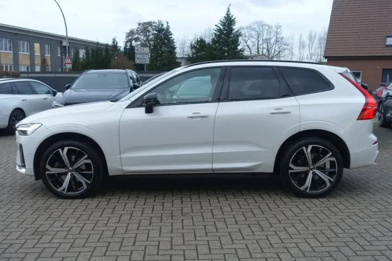 Volvo XC60 din 2022 cu 73.900 km - oferta VOL176226 - foto 3