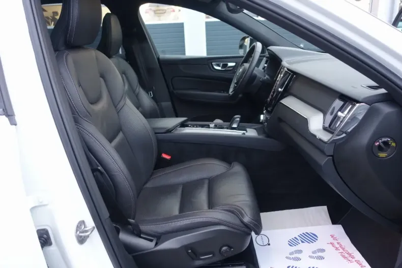 Volvo XC60 din 2022 cu 73.900 km - oferta VOL176226 - foto 7