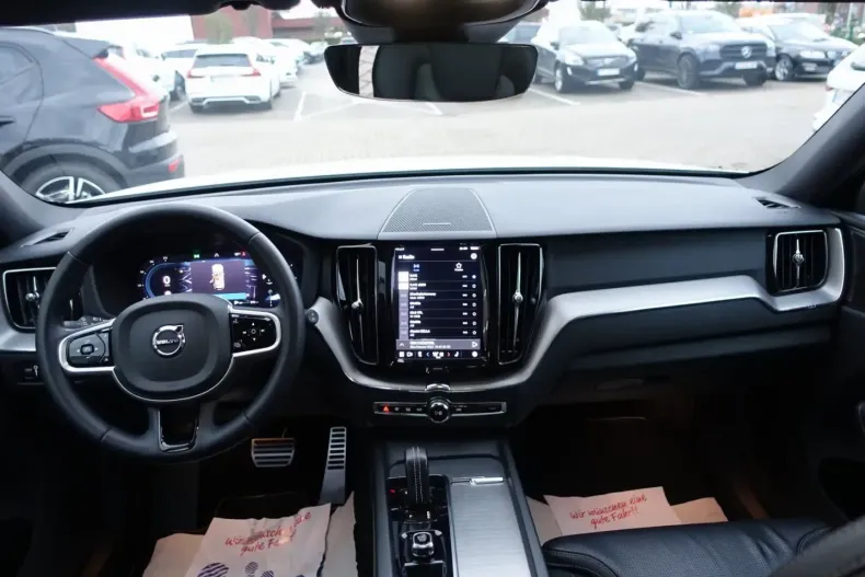 Volvo XC60 din 2022 cu 73.900 km - oferta VOL176226 - foto 14