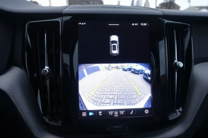 Volvo XC60 din 2022 cu 73.900 km - oferta VOL176226 - foto 21