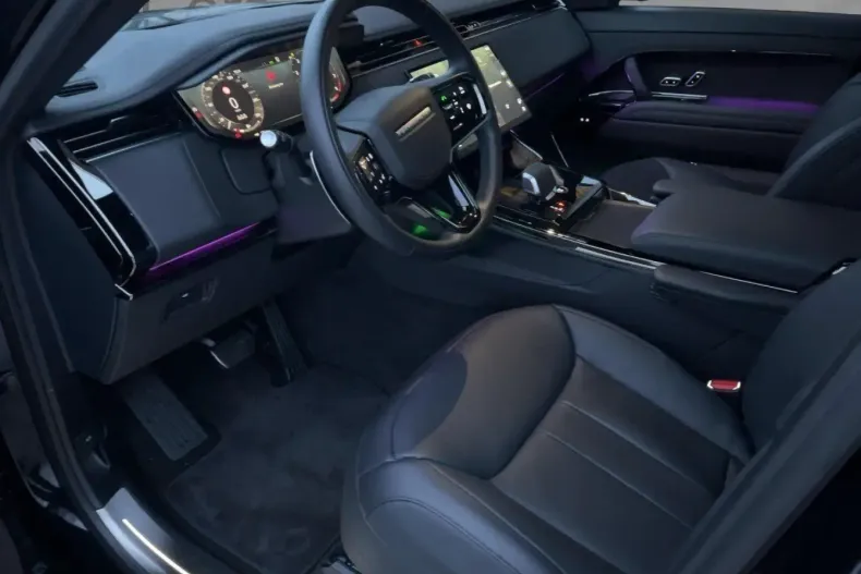 Land Rover Range Rover Sport din 2025 cu 10.584 km - oferta LAN176229 - foto 8