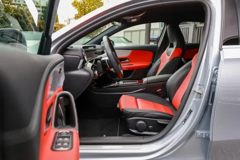 Mercedes-Benz A 220 din 2024 cu 6.500 km - oferta MER176232 - foto 6