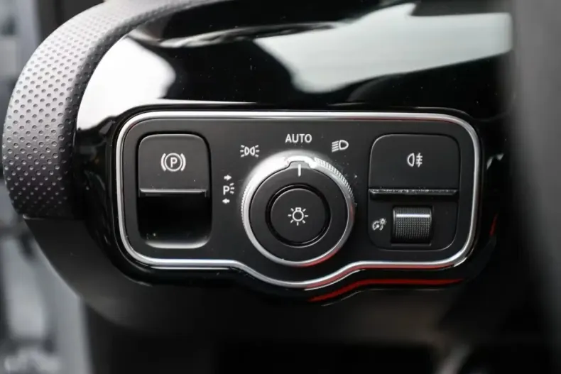 Mercedes-Benz A 220 din 2024 cu 6.500 km - oferta MER176232 - foto 15