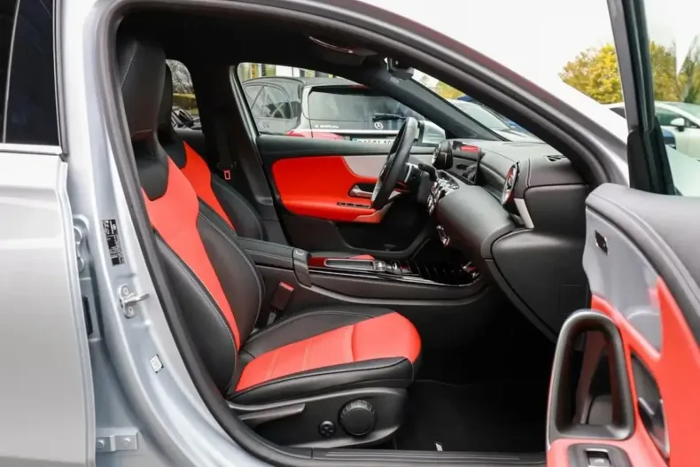 Mercedes-Benz A 220 din 2024 cu 6.500 km - oferta MER176232 - foto 19