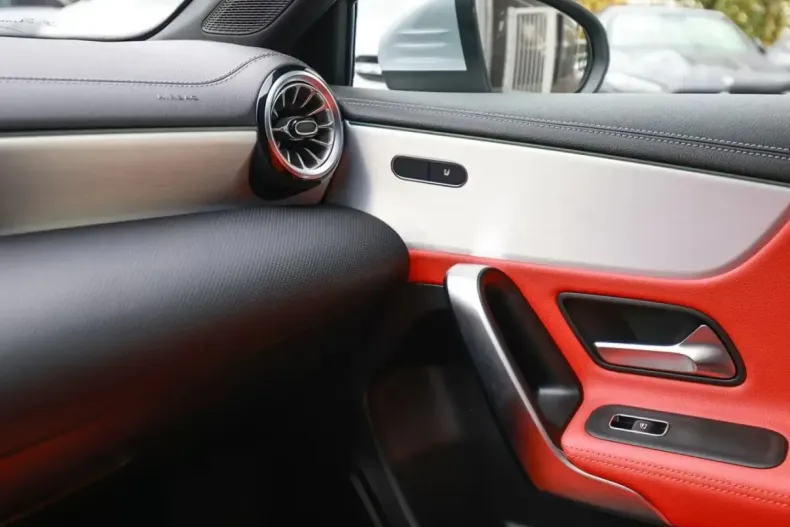 Mercedes-Benz A 220 din 2024 cu 6.500 km - oferta MER176232 - foto 20