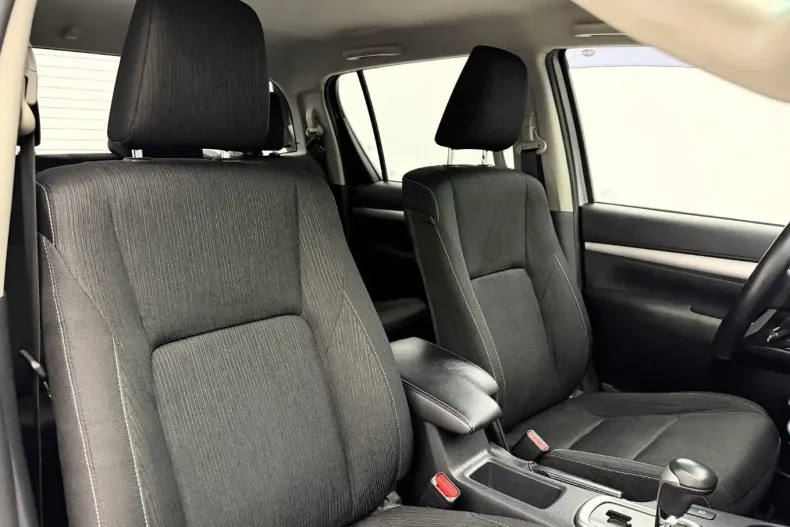 Toyota Hilux din 2021 cu 91.600 km - oferta TOY176237 - foto 2