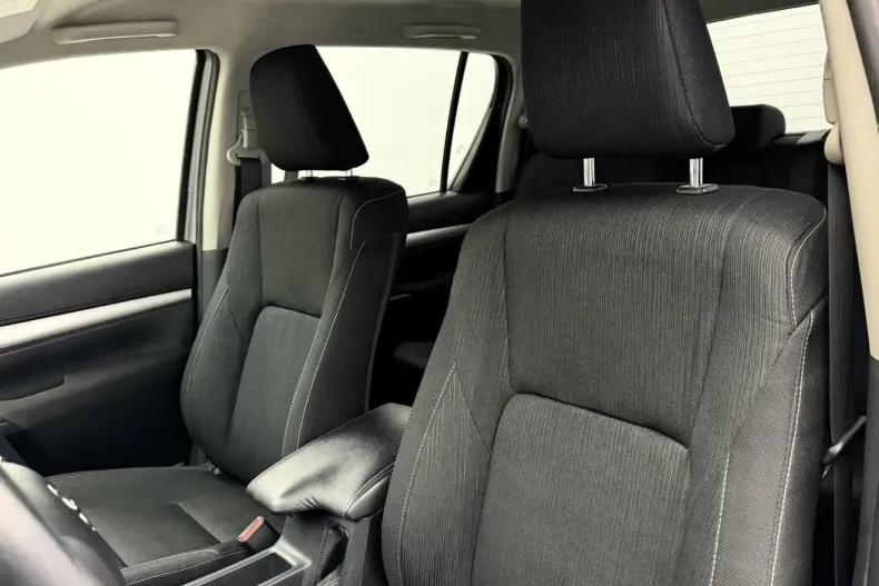 Toyota Hilux din 2021 cu 91.600 km - oferta TOY176237 - foto 21