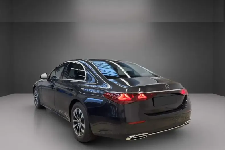 Mercedes-Benz E 200 din 2024 cu 706 km - oferta MER176239 - foto 8