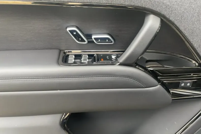 Land Rover Range Rover Sport din 2025 cu 17.767 km - oferta LAN176243 - foto 19