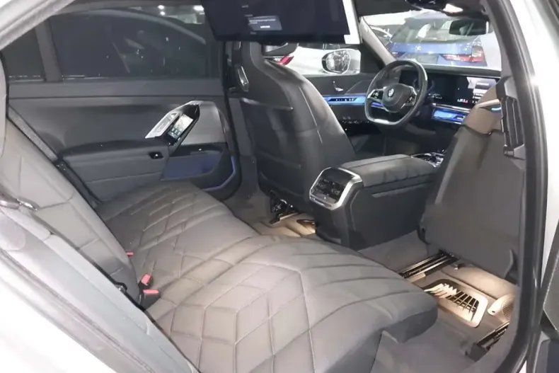 BMW 740 din 2025 cu 19.700 km - oferta BMW176246 - foto 20