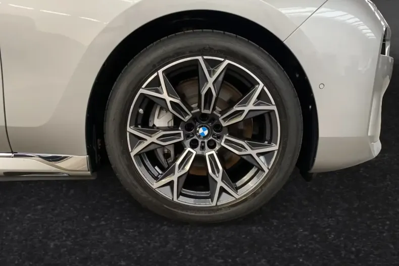 BMW 750 din 2023 cu 38.300 km - oferta BMW176265 - foto 5