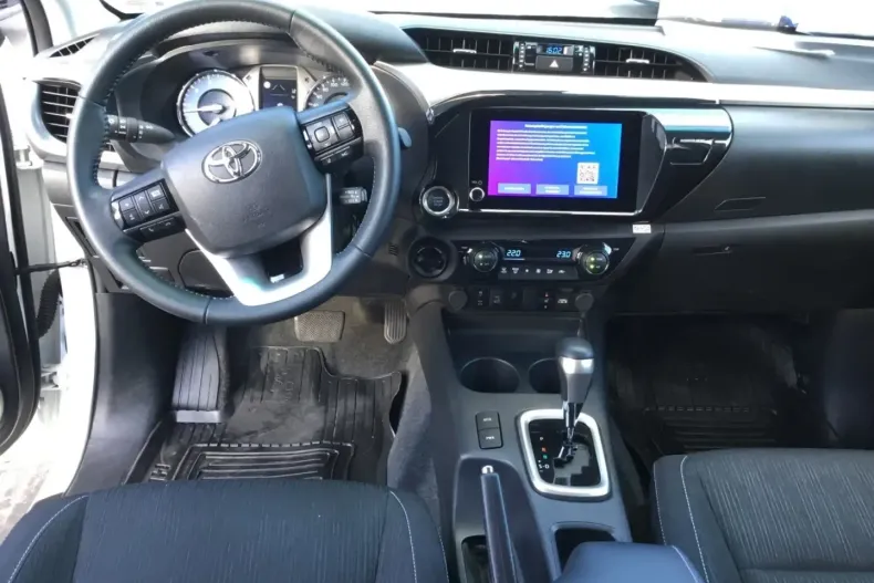 Toyota Hilux din 2024 cu 9.999 km - oferta TOY176281 - foto 5