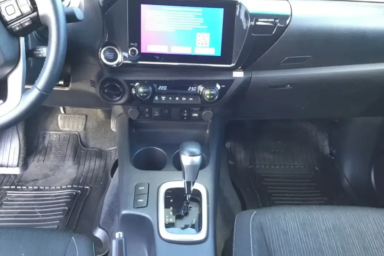 Toyota Hilux din 2024 cu 9.999 km - oferta TOY176281 - foto 6