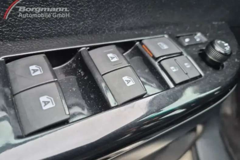 Toyota Hilux din 2023 cu 83.274 km - oferta TOY176284 - foto 8