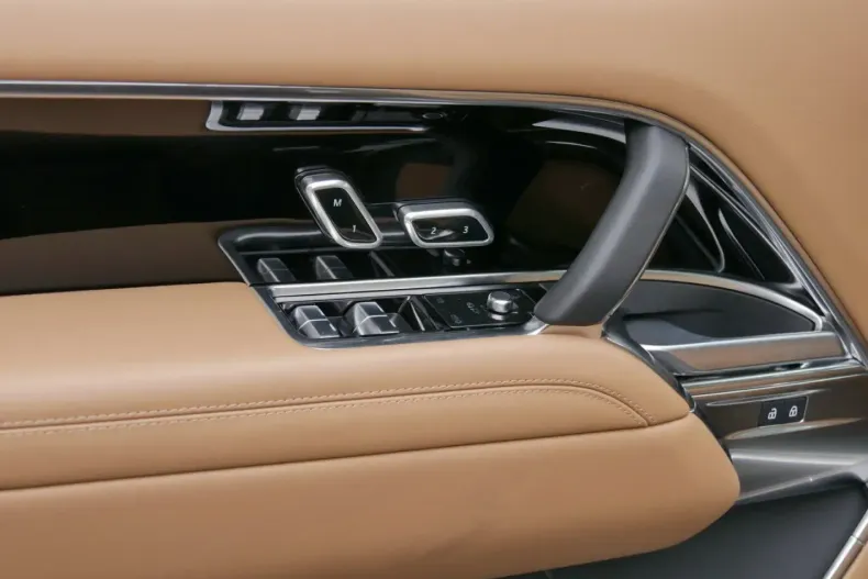 Land Rover Range Rover din 2025 cu 2.550 km - oferta LAN176291 - foto 12