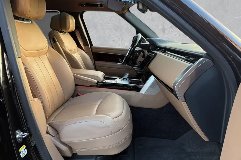 Land Rover Range Rover din 2025 cu 19.913 km - oferta LAN176292 - foto 3