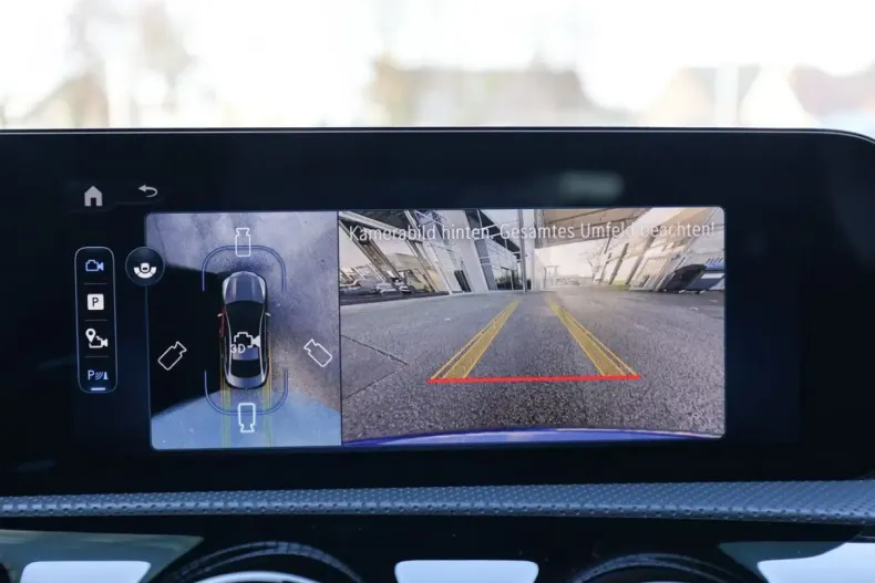 Mercedes-Benz CLA 180 din 2024 cu 3.952 km - oferta MER176294 - foto 11