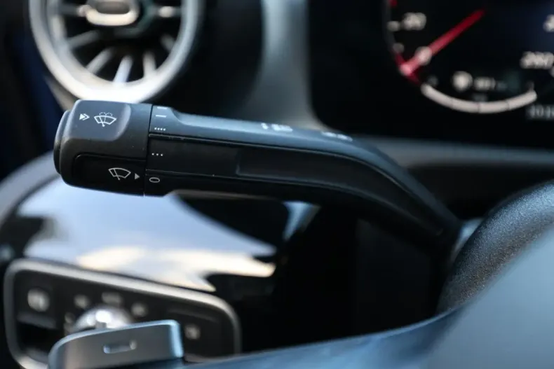 Mercedes-Benz CLA 180 din 2024 cu 3.952 km - oferta MER176294 - foto 19