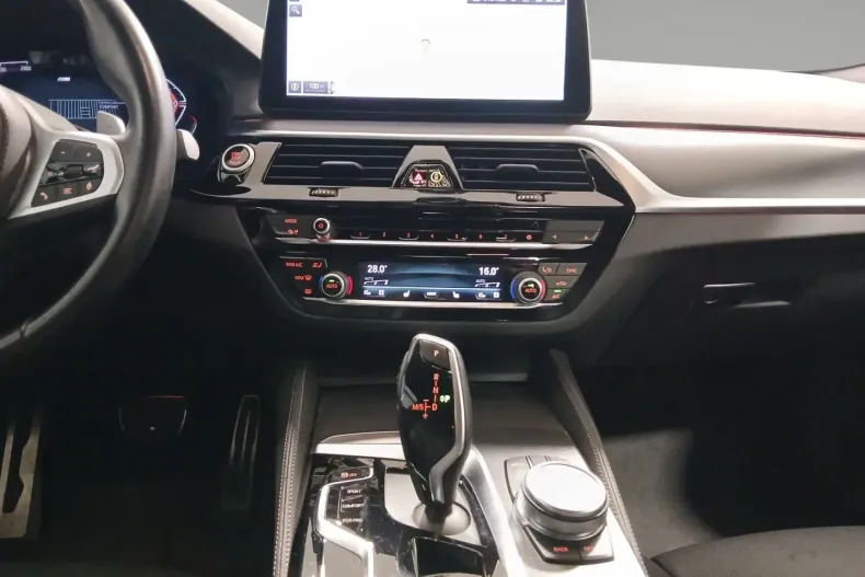 BMW 530 din 2022 cu 55.160 km - oferta BMW176297 - foto 12