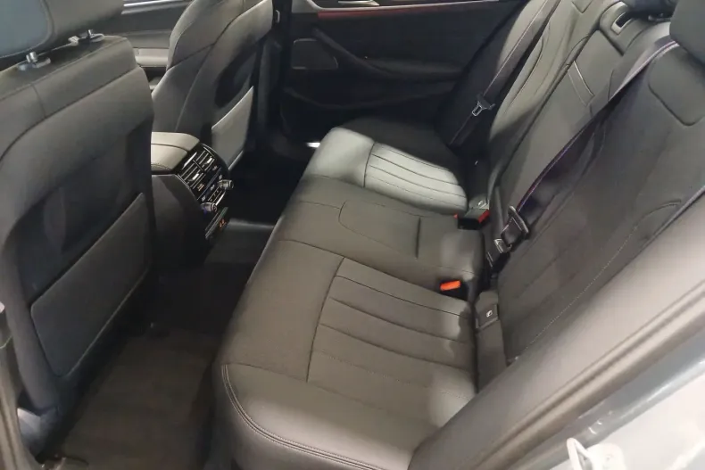 BMW 530 din 2022 cu 55.160 km - oferta BMW176297 - foto 13