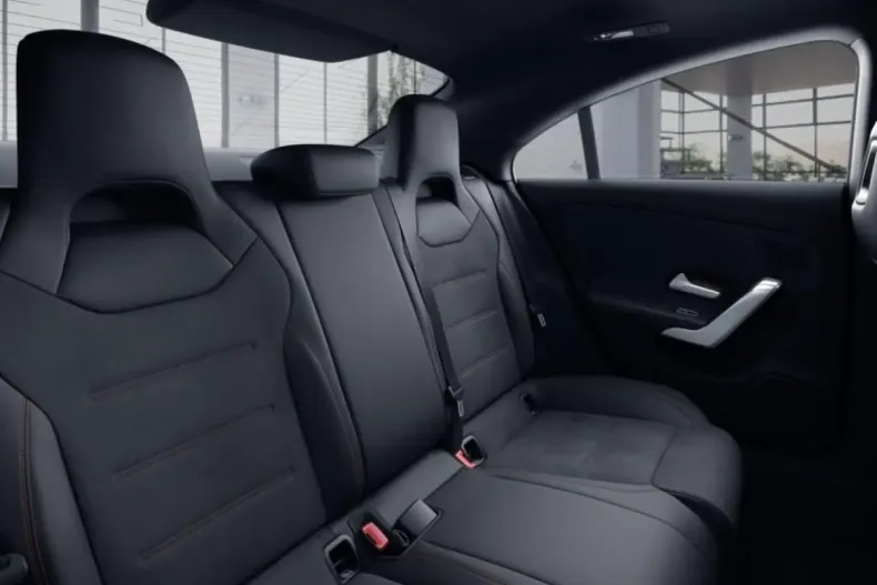 Mercedes-Benz CLA 250 din 2022 cu 37.297 km - oferta MER176300 - foto 8