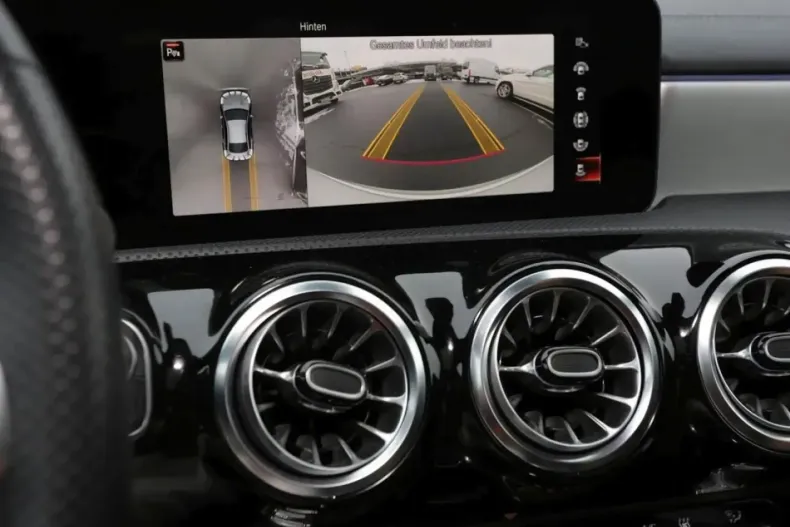 Mercedes-Benz CLA 250 din 2022 cu 64.950 km - oferta MER176302 - foto 13