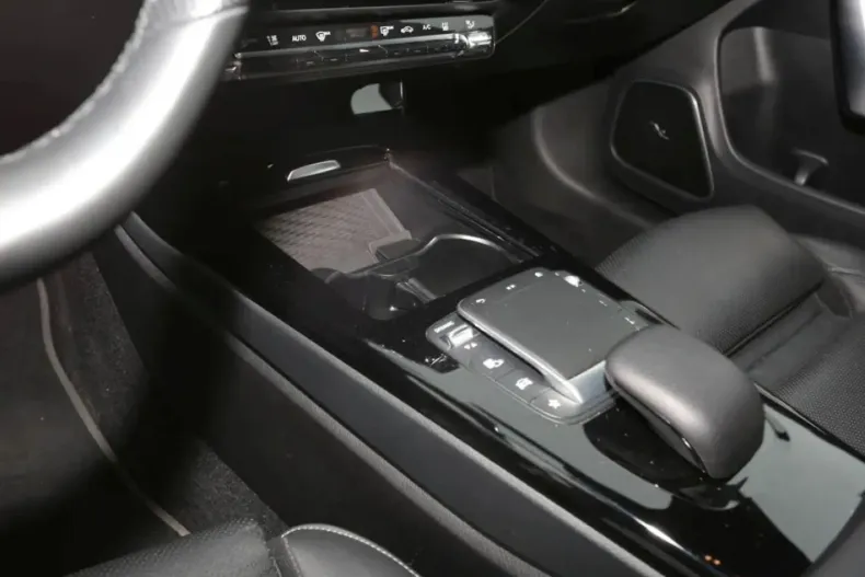 Mercedes-Benz CLA 250 din 2022 cu 64.950 km - oferta MER176302 - foto 14