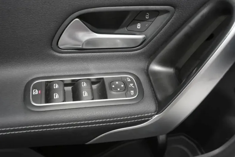 Mercedes-Benz CLA 250 din 2022 cu 64.950 km - oferta MER176302 - foto 16