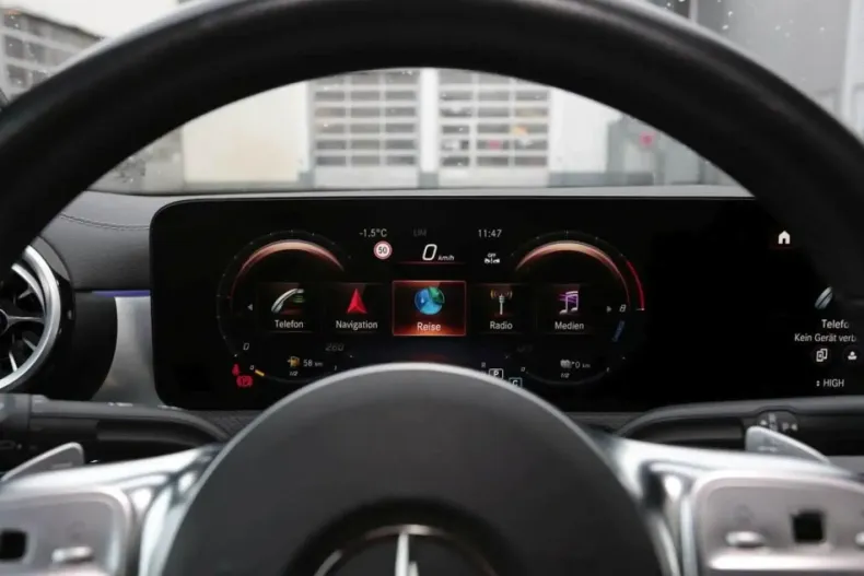 Mercedes-Benz CLA 250 din 2022 cu 64.950 km - oferta MER176302 - foto 18