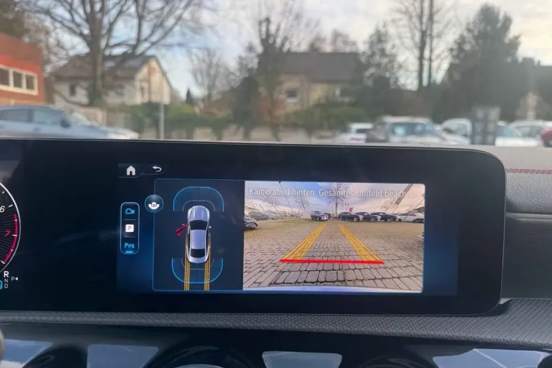 Mercedes-Benz CLA 180 din 2024 cu 16.430 km - oferta MER176314 - foto 12