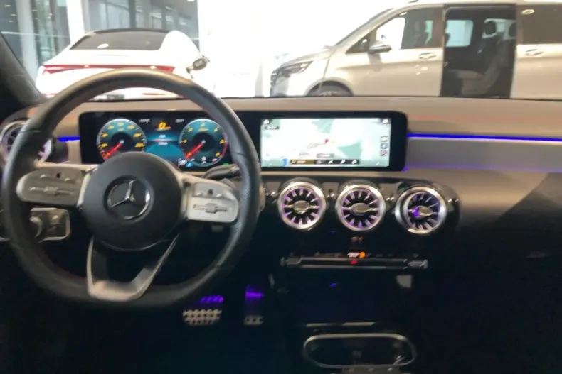 Mercedes-Benz CLA 220 din 2022 cu 77.917 km - oferta MER176315 - foto 4