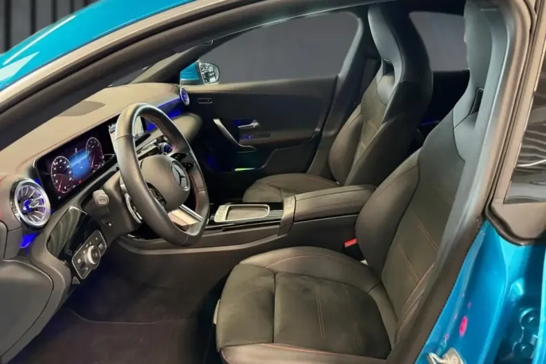 Mercedes-Benz CLA 200 din 2024 cu 7.604 km - oferta MER176318 - foto 4