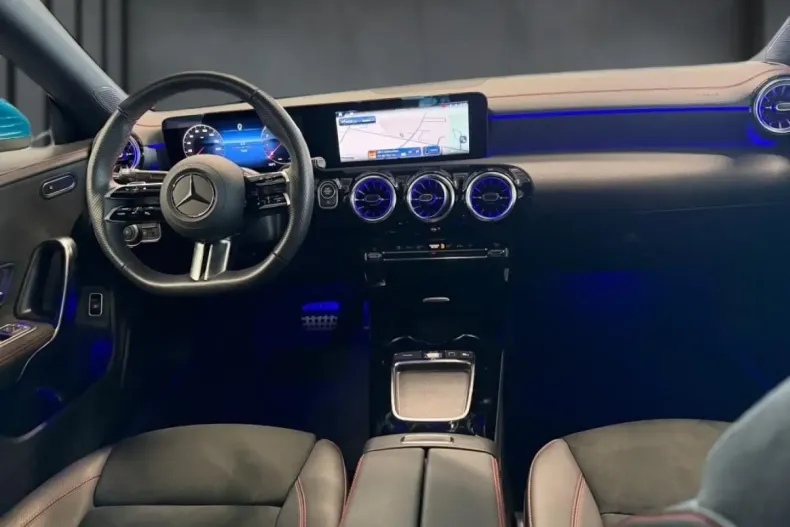 Mercedes-Benz CLA 200 din 2024 cu 7.604 km - oferta MER176318 - foto 5