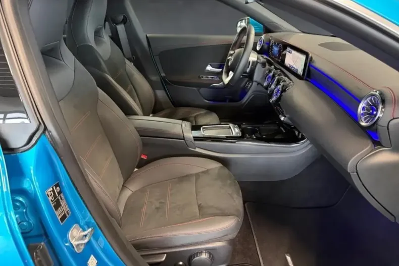 Mercedes-Benz CLA 200 din 2024 cu 7.604 km - oferta MER176318 - foto 10