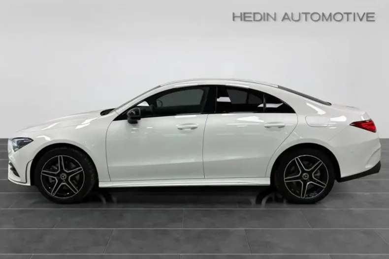 Mercedes-Benz CLA 250 din 2022 cu 15.276 km - oferta MER176327 - foto 2