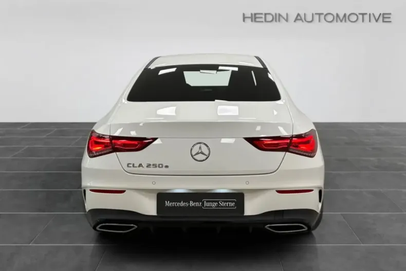 Mercedes-Benz CLA 250 din 2022 cu 15.276 km - oferta MER176327 - foto 4